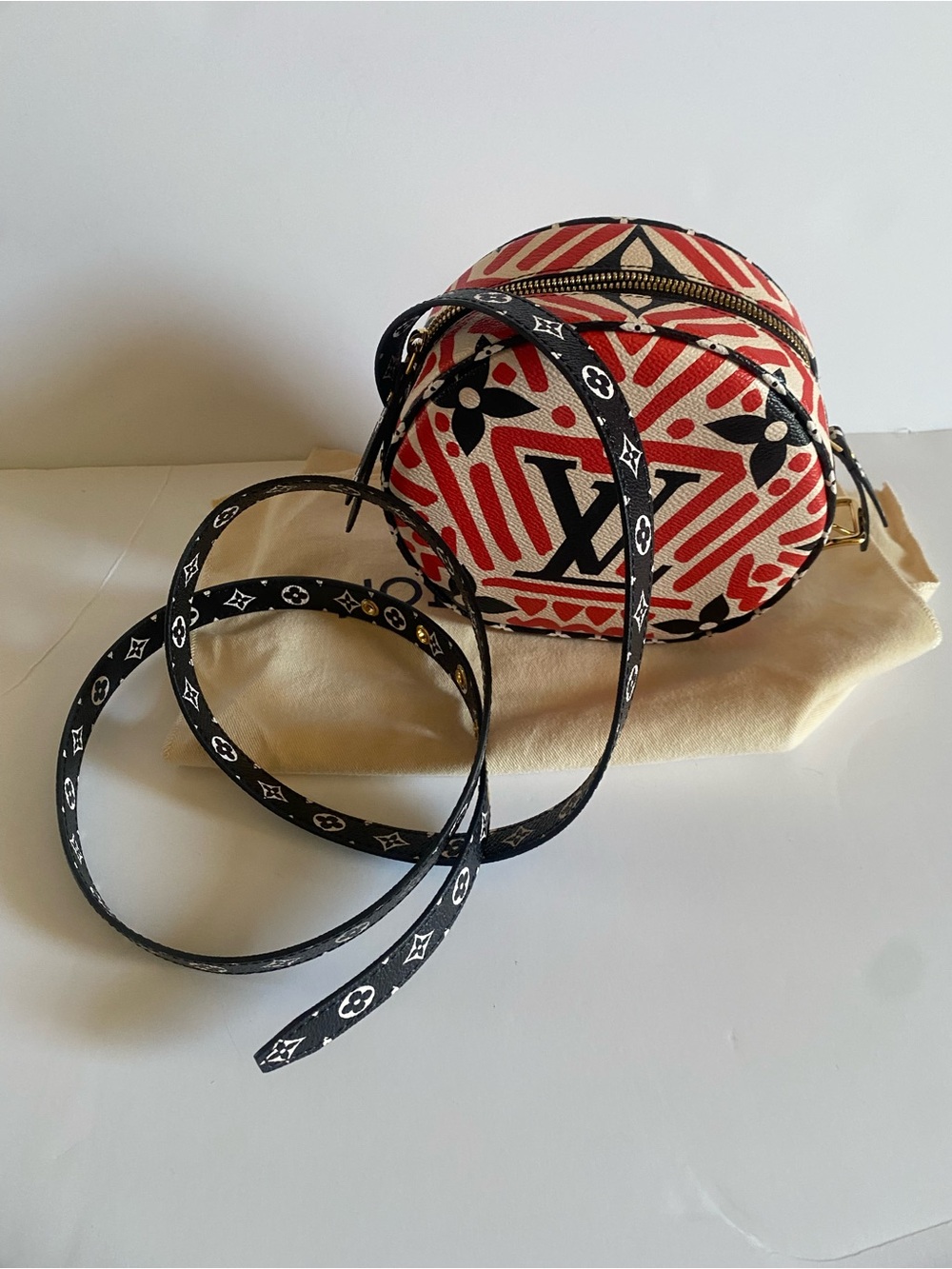 Louis Vuitton giant crafty boite chapeau souple